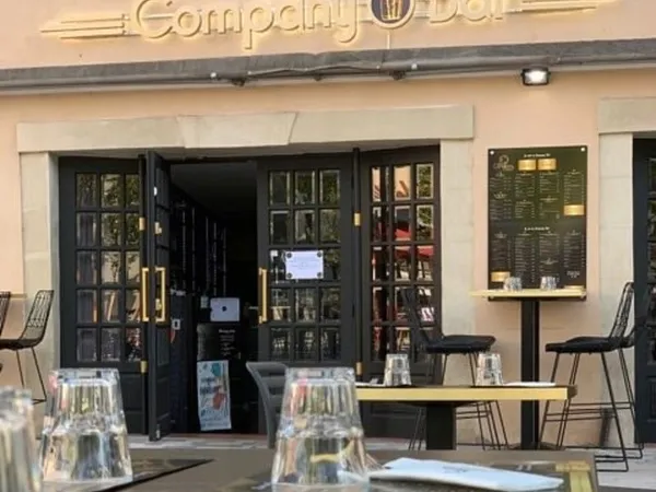 Restaurant-bar
