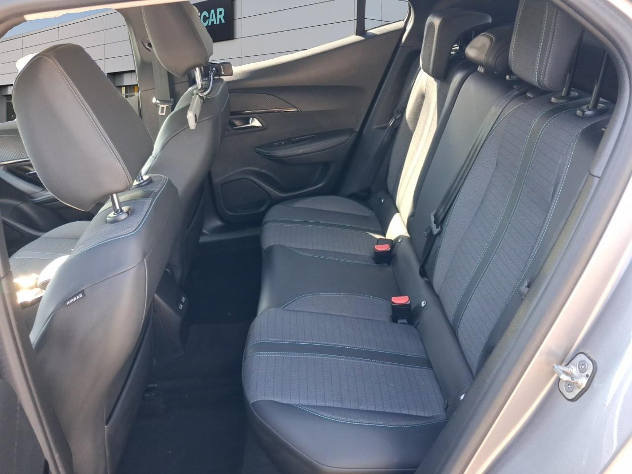 Peugeot 2008 1.2 puretech 100ch s&s allure pack — photo 10