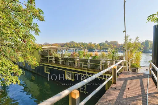 Péniche 196 m²