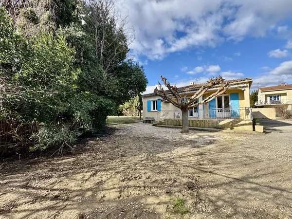 Maison de plain-pied + terrain constructible à Laudun