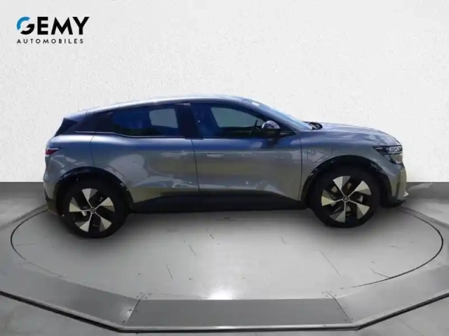 Renault Megane e-tech ev60 220 ch super charge — photo 4