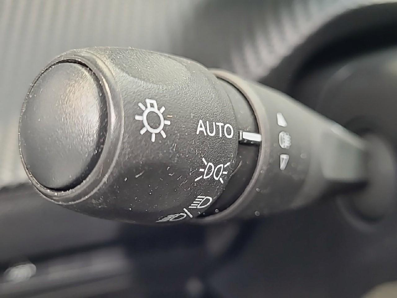 Peugeot 208 puretech 100 s&s bvm6 style — photo 23
