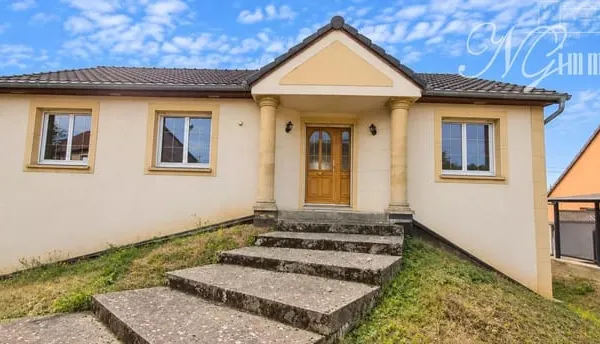 BOUZONVILLE - MAISON INDIVIDUELLE PLAIN PIED - 3 CHAMBRES - SOUS-SOL COMPLET - 229 000 € FAI