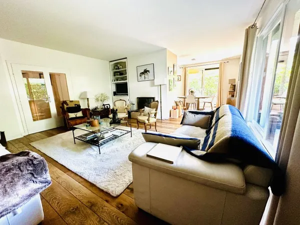 Vends Très bel appartement F5 en rez-de-jardin dans le Parc de Maisons-Laffitte 108m²