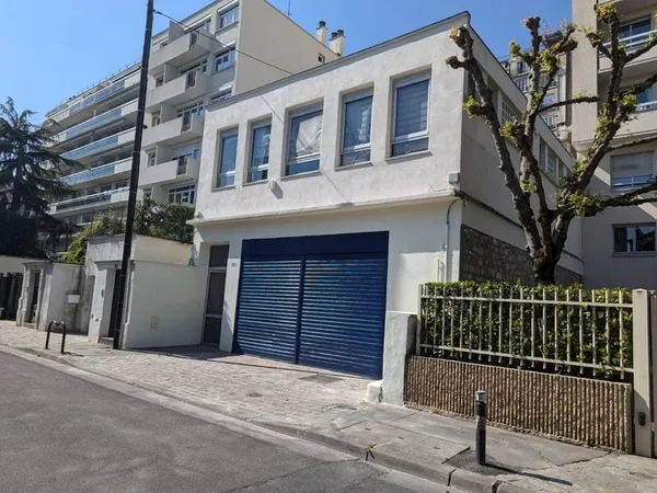 Local d'activité 483 m²