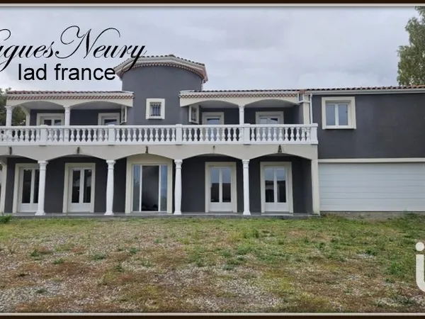 Maison 9 pièces 462 m²