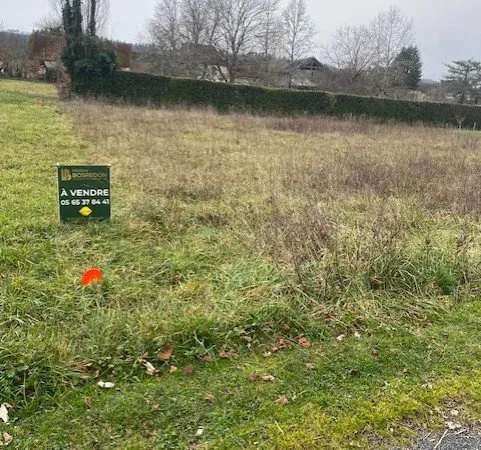 Terrain 791 m2à vendre à Cazoules 24370