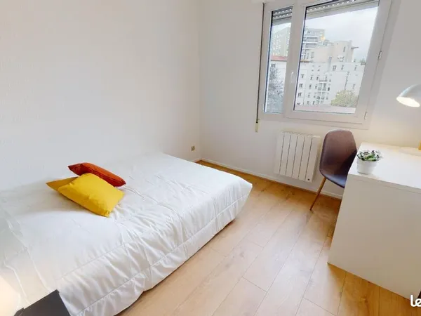 Chambre 5 pièces 83 m²