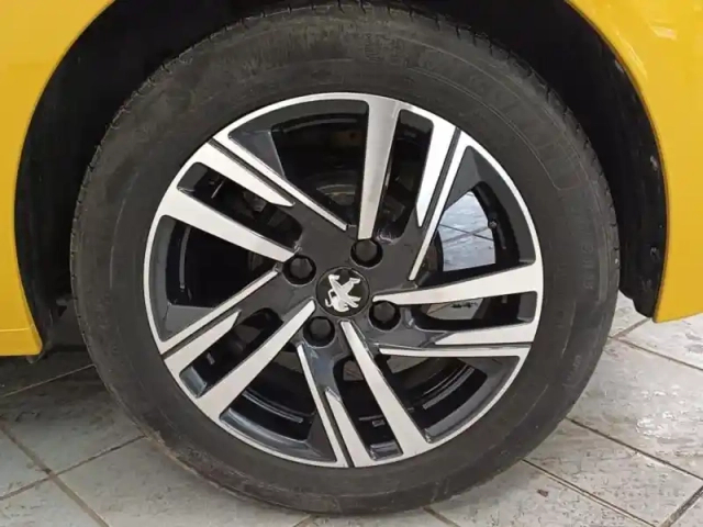 Peugeot 208 1.2 puretech 100ch s&amp;s style — photo 8