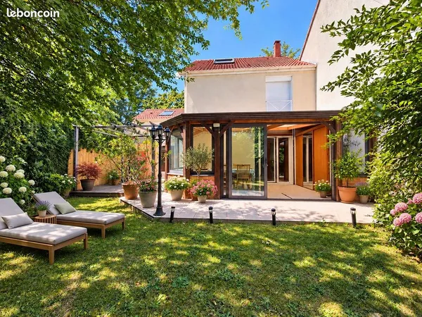 Maison familiale de 139 m² avec jardin, véranda et espace indépendant à Montigny-le-Bretonneux