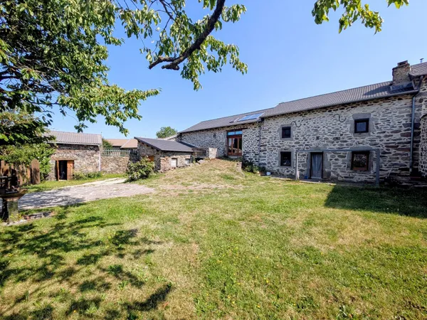 Maison de caractère avec dépendances