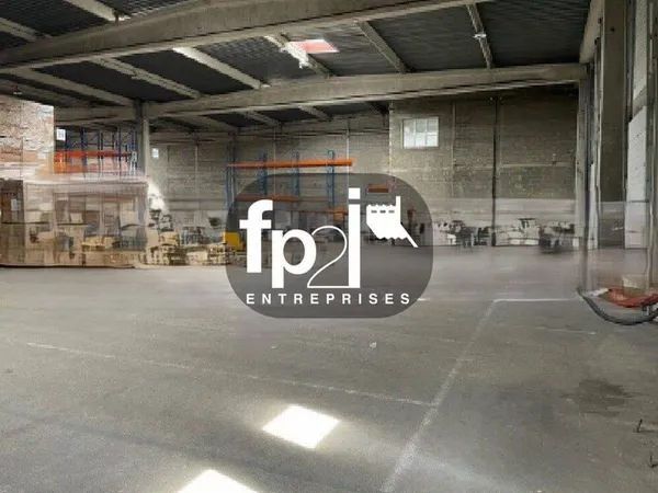 Entrepôt 2009 m²