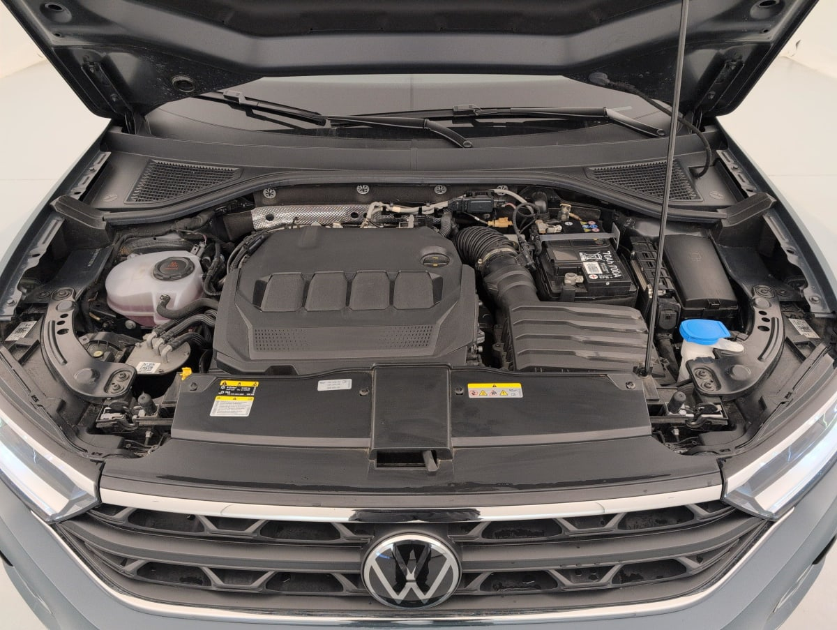 Volkswagen T-Roc — photo 21