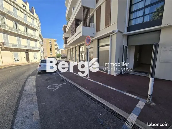 Local commercial 105 m²