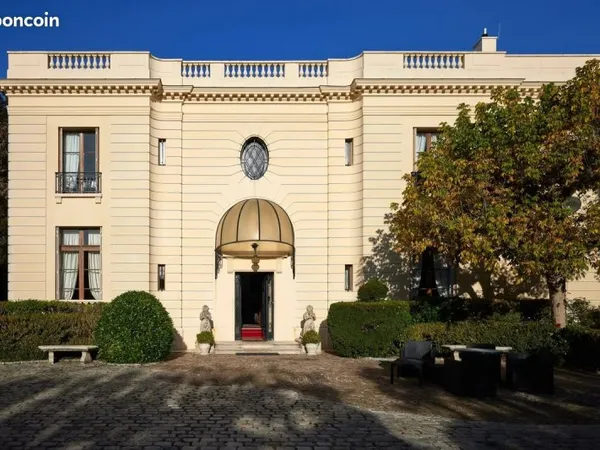 Propriété 18 pièces 368 m²