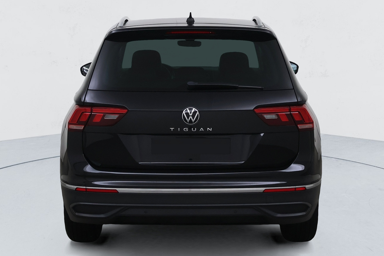 Volkswagen Tiguan — photo 3
