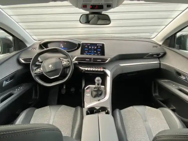 Peugeot 3008 1.2 puretech 130ch e6.c allure s&amp;s — photo 5