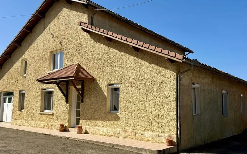 Photo 1