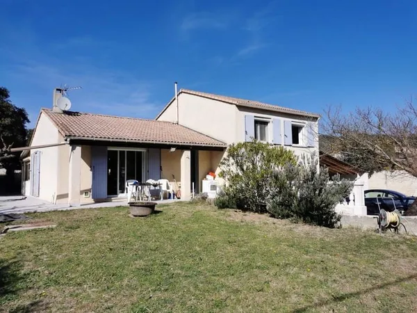 Entre GRIGNAN et ST PAUL, BELLE VILLA AVEC PISCINE ET GITE I