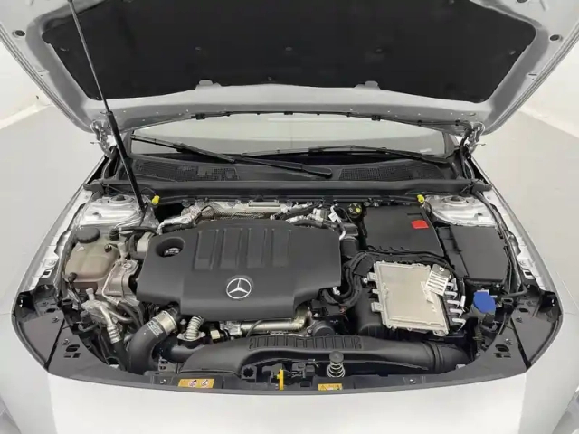 Mercedes Cla shooting brake 180 d 8g-dct — photo 20