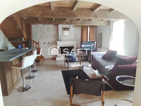 Maison 7 pièces 211 m²