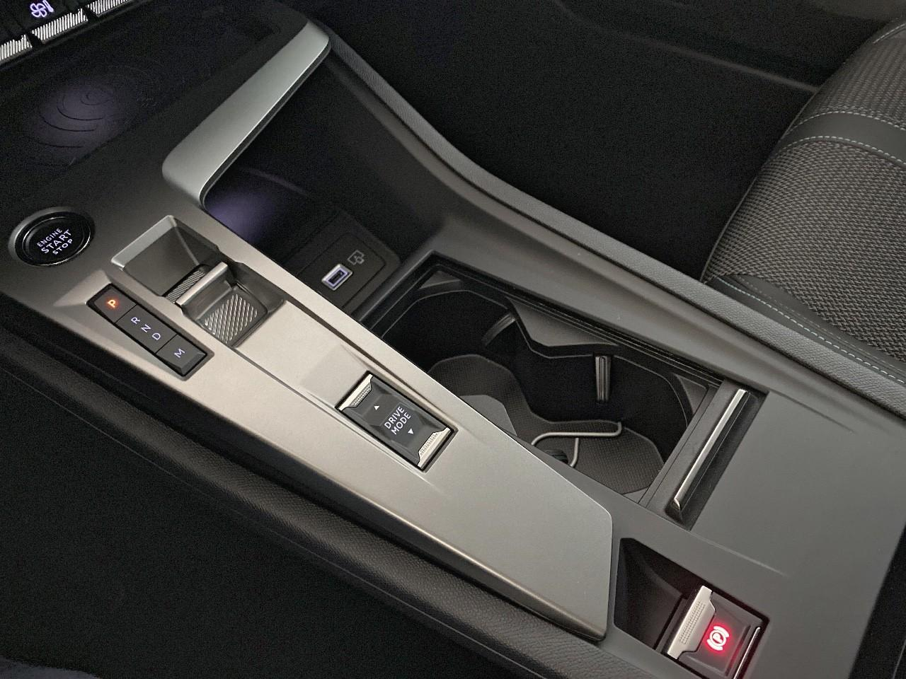 Peugeot 308 hybrid 145 e-dcs6 allure — photo 18