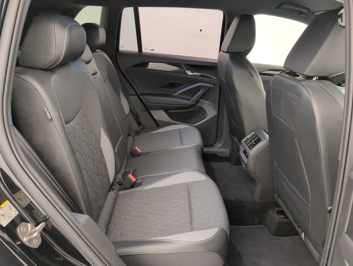 Volkswagen Tiguan — photo 10