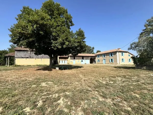 Ferme Gasconne avec dépendances - 1 ha - toiture neuve