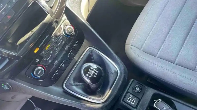 Ford Tourneo grand  connect 1.5 l ecoblue 120 s&amp;s — photo 10