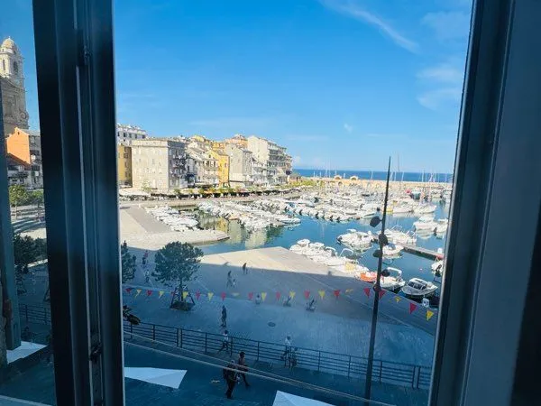 T4 bastia vieux port