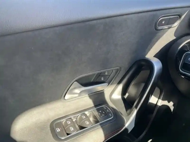Mercedes Classe A 200 d amg line — photo 14