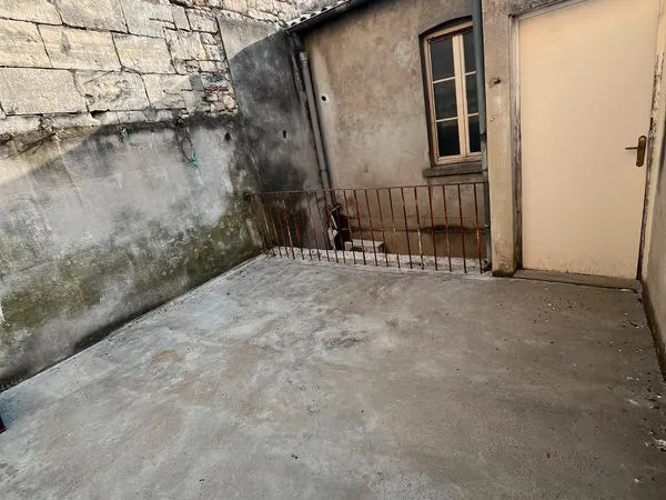 Maison à vendre à fort potentiel : 2 appartements et 1 studio