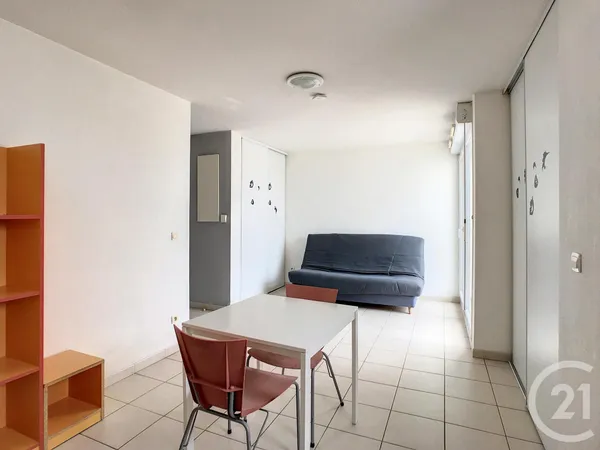 Studio 1 pièce 26 m²