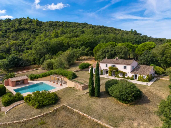 Propriété de charme au calme, à proximité de Grimaud et de Saint-Tropez