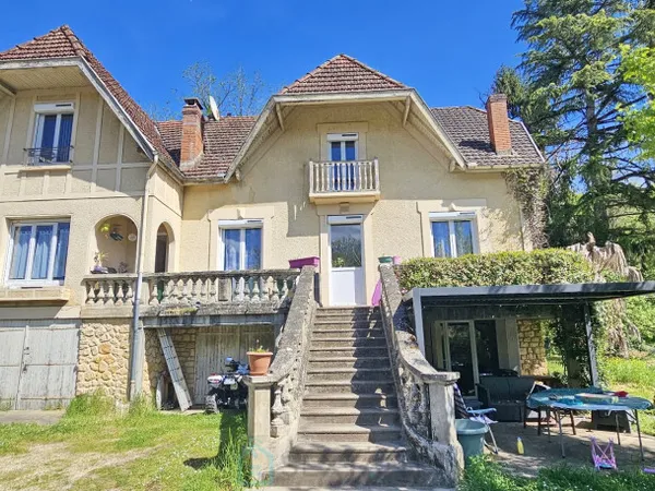 Maison 9 pièces 180 m²