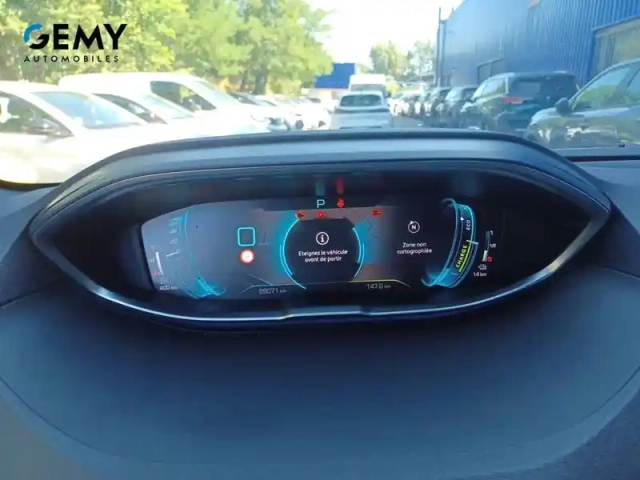 Peugeot 3008 hybrid4 300 e-eat8 — photo 14