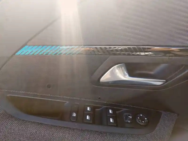 Peugeot 208 electrique 50 kwh 136ch — photo 19