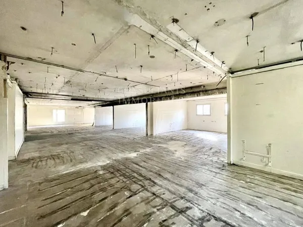 Local commercial 350 m²