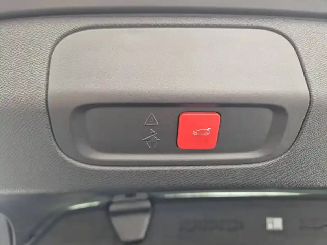 Peugeot 408 phev 225 e-eat8 — photo 21