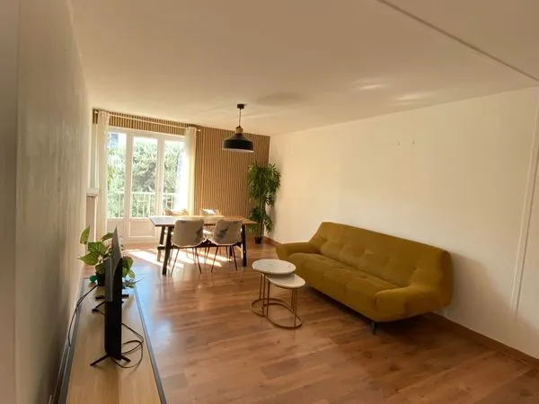 T4 rénové - 81 m² - Garage, cave et balcons - Guilherand-Granges