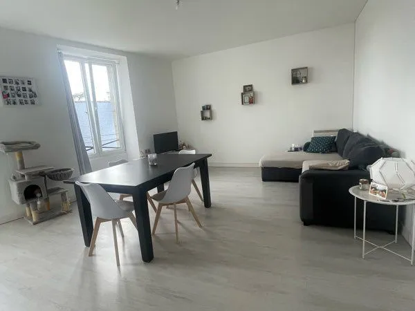 Appart T3 au 2ème plein centre LA BOUSSAC