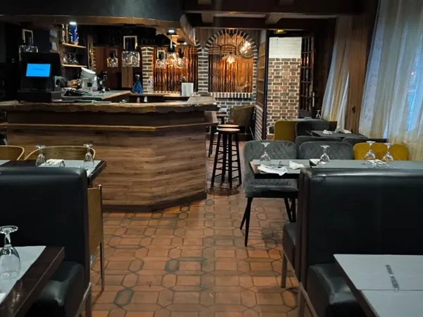 Fond de commerce restaurant/cabaret/ salle de reception