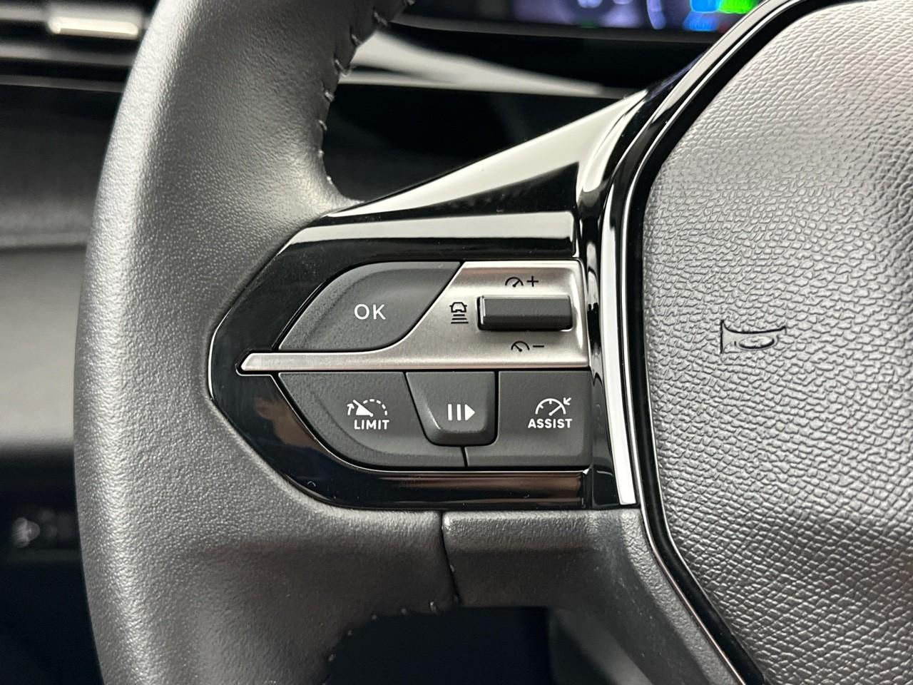 Peugeot 308 phev 180 e-eat8 allure pack — photo 20