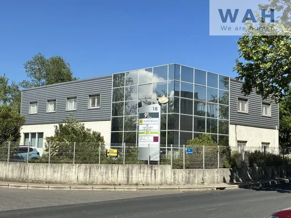Bureaux 701 m²