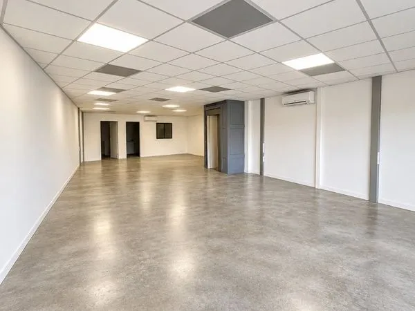 Bureaux 152 m² MARTILLAC