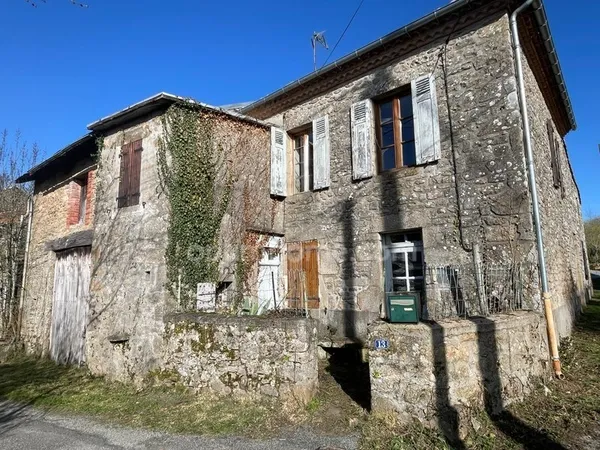 Charmante maison 70 m2 à rénover avec grange et jardin