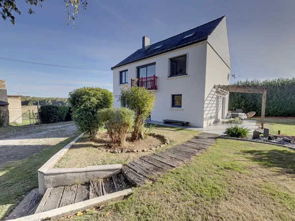 Charmante maison rénovée avec 4 chambres et grand jardin à B