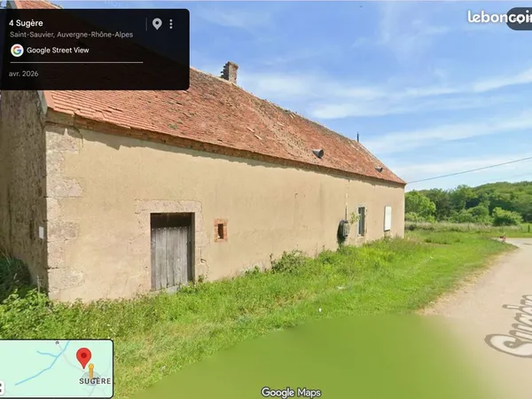 Maison de campagne avec plusieurs bâtiments et terrain de 2 000 m²