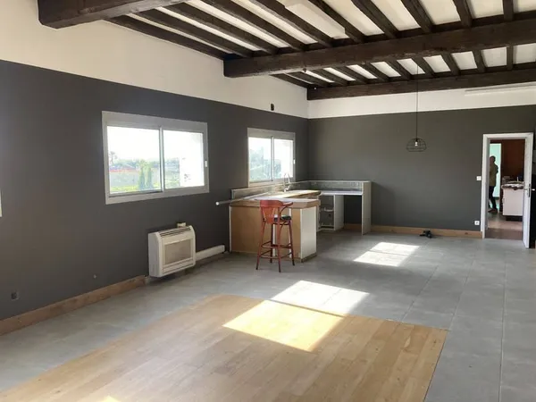Bureau 83 m²