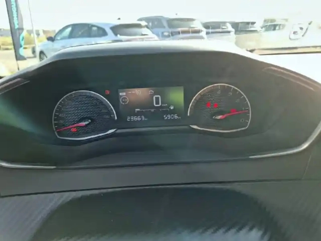 Peugeot 208 puretech 75 s&amp;s bvm5 — photo 10